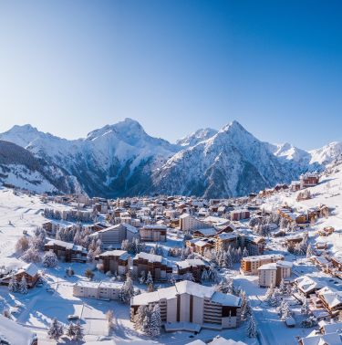 НОВА ГОДИНА 2026 ВЪВ ФРЕНСКИТЕ АЛПИ - COURCHEVEL, CHAMONIX & LES 2 ALPES  / ПАКЕТИ 7 НОЩУВКИ В ПЕРИОД: 28.12.2025 - 04.01.2026